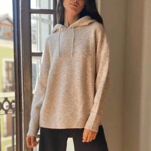 Aritzia - Sweater Hoodie The Group By Babaton Morrison Hoodie in Oak